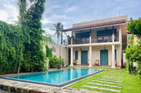 Colonial Villa Oasis - 100m from Beach!